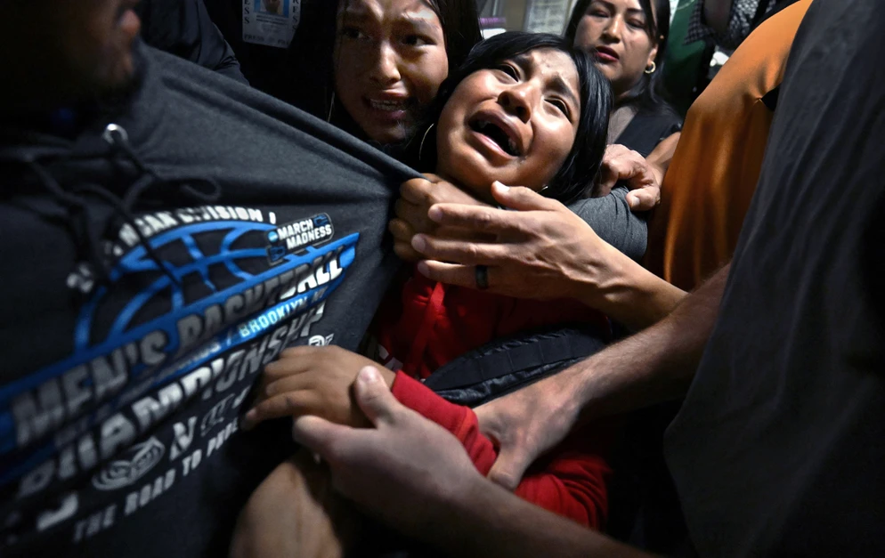 Separated by ICE © Carol Guzy, ZUMA Press, iWitness, for Miami Herald