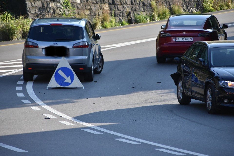 Incidente A Cadenazzo Importanti Disagi Al Traffico
