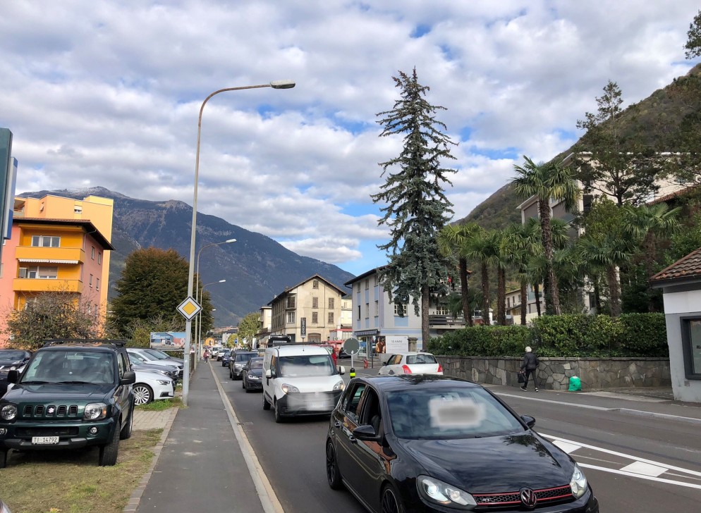 Colonne su via San Gottardo lo scorso autunno: colpa del nuovo semaforo? © CdT/Siber