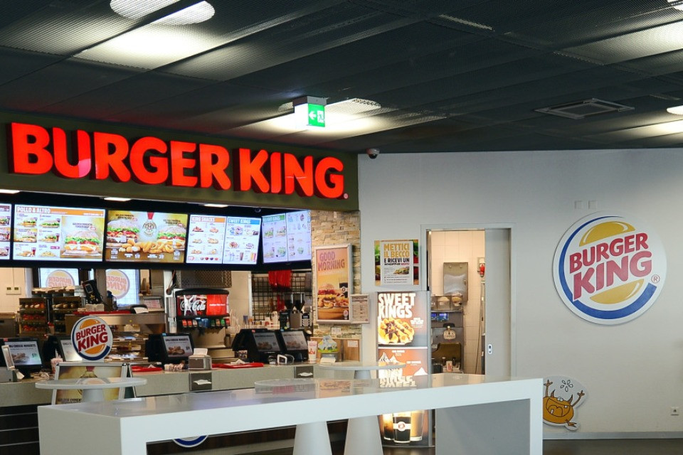 Il Whopper di Burger King è «troppo piccolo», parte la class action