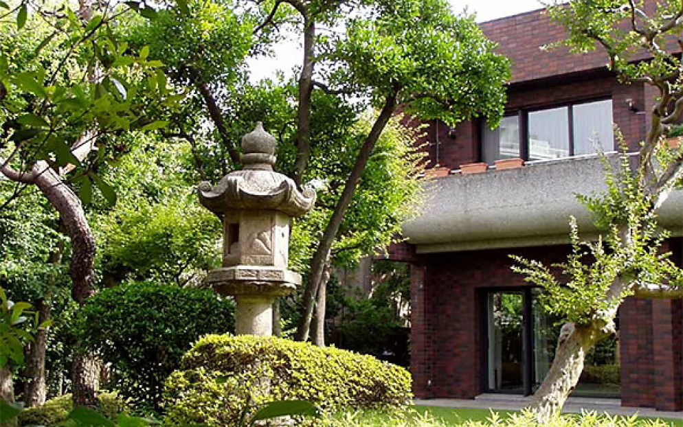 Embassy of Switzerland, 5-9-12 Minami-Azabu, Minato-ku, Tokyo 106-8589