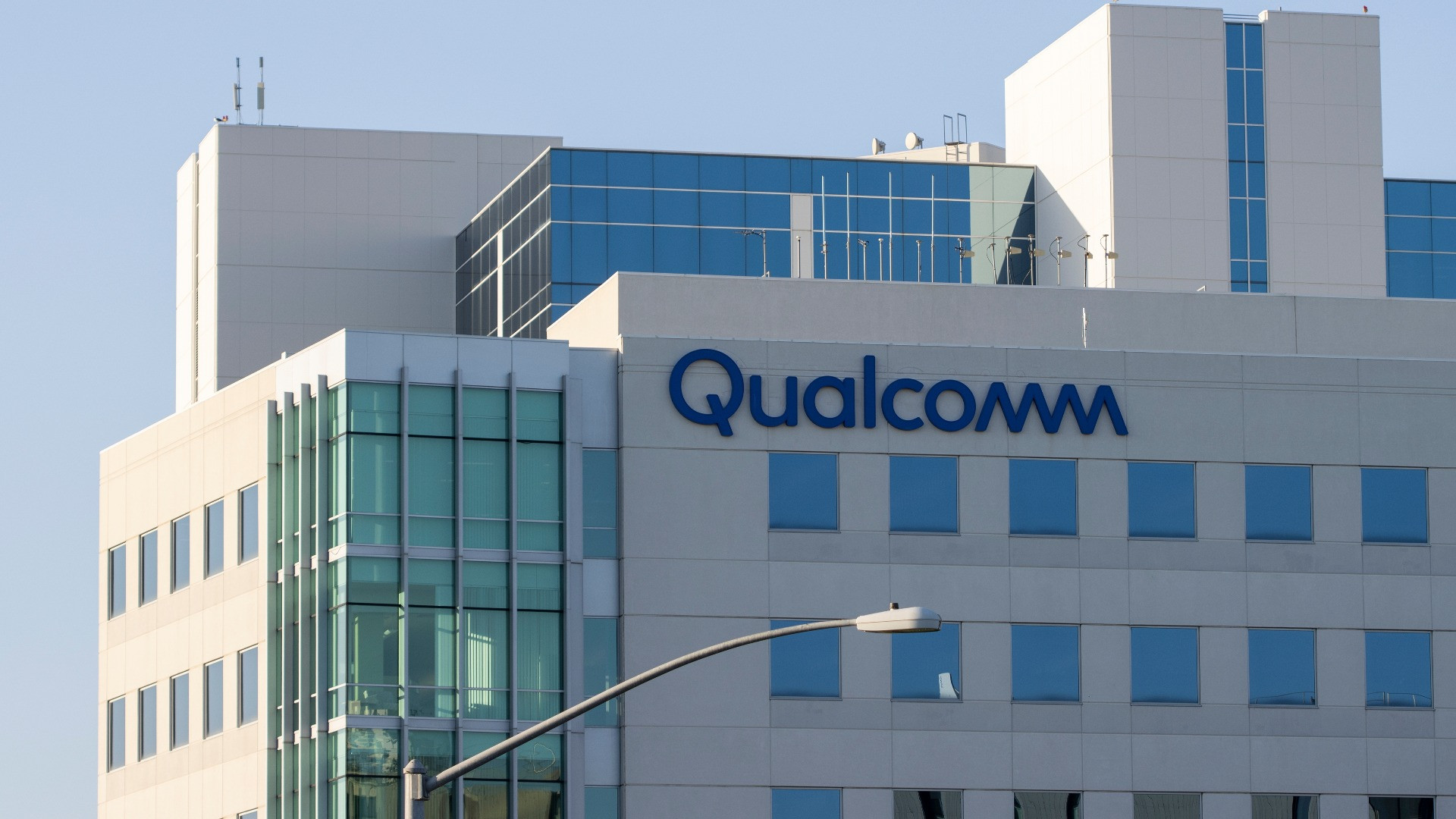 La Corte UE conferma la multa da 239 milioni euro a Qualcomm