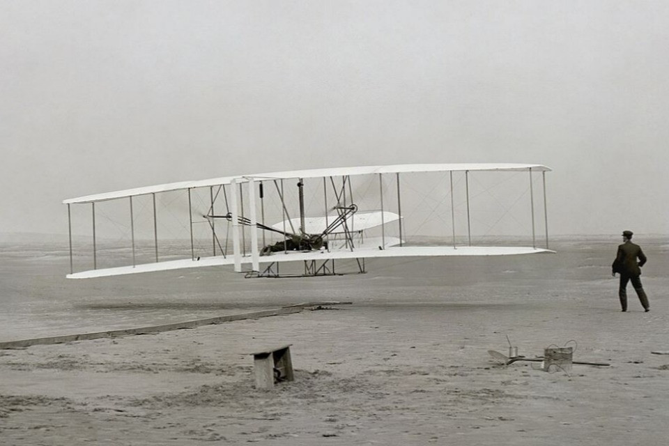 Il primo volo pubblico dell’aereo dei fratelli Wright