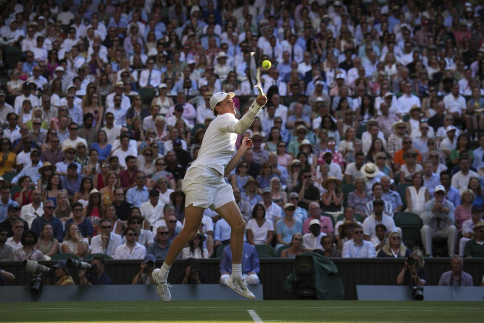 Djokovic viene annichilito: la finale di Wimbledon sarà Sinner-Alcaraz
