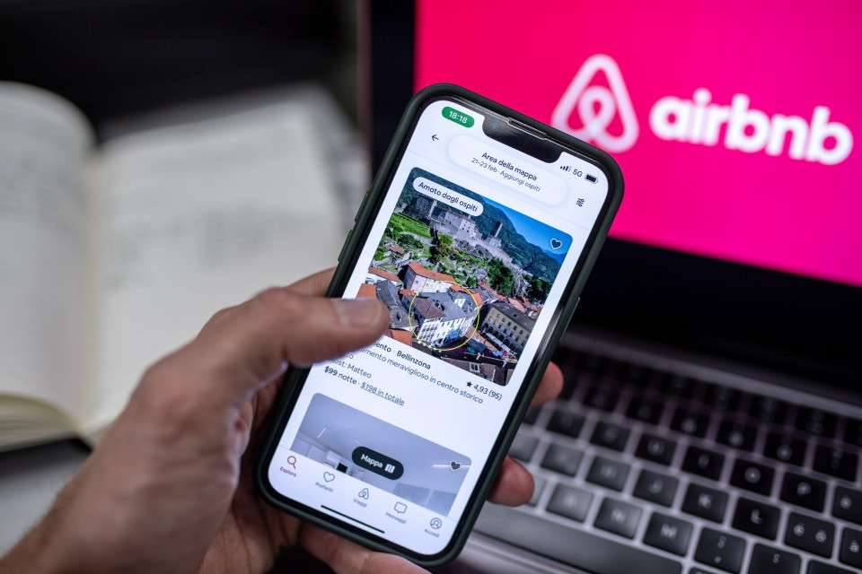 Airbnb, affittacamere alla cassa: «Occorre un prelievo specifico»