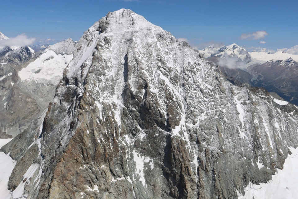Dent Blanche: un'alpinista morta, un altro disperso