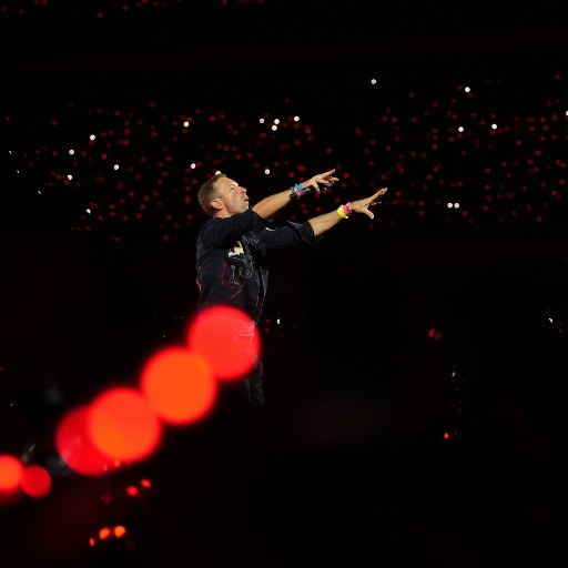 Si dimette Andy Byron, il CEO del video al concerto dei Coldplay divenuto virale