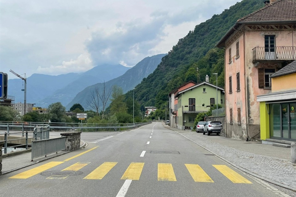 A più di 100 km/h dove il limite è di 50: nei guai un 26.enne a Roveredo