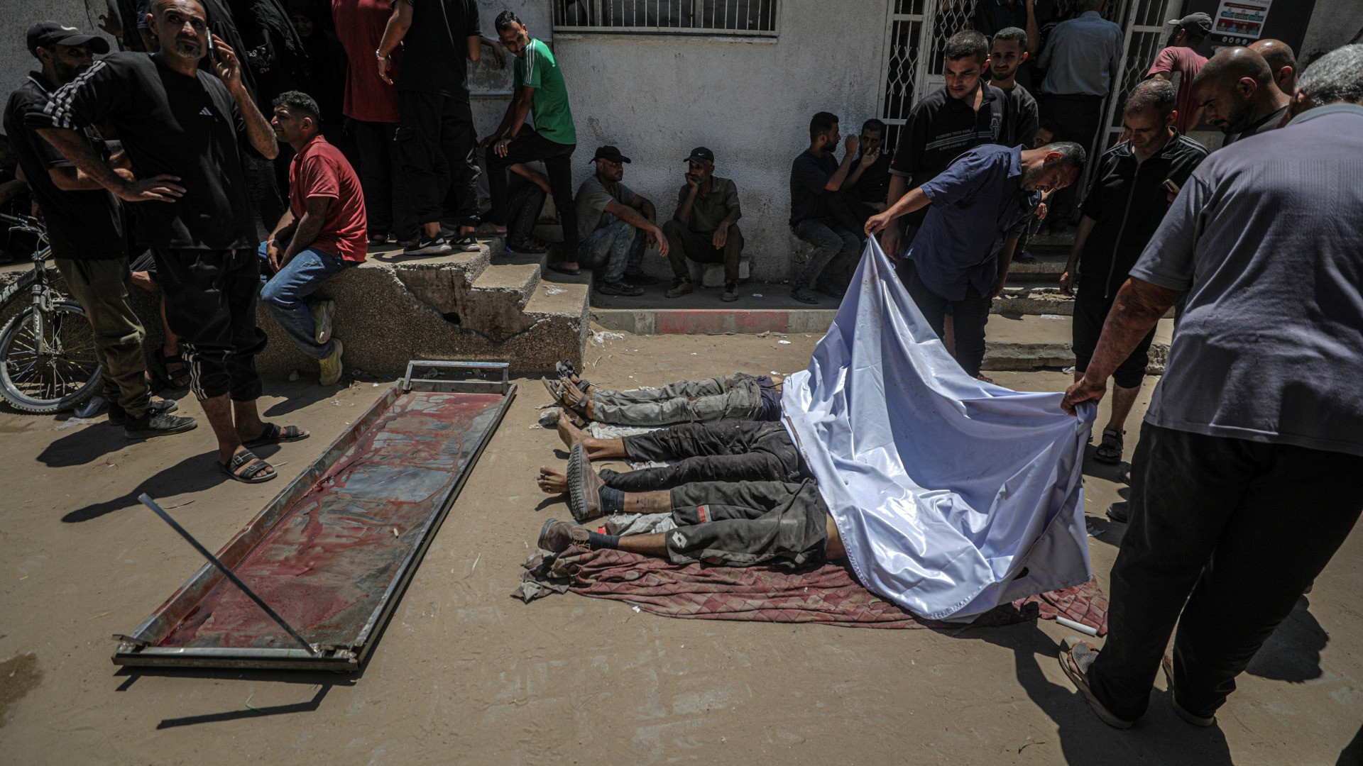 L'esercito israeliano marcia su Deir Al Balah