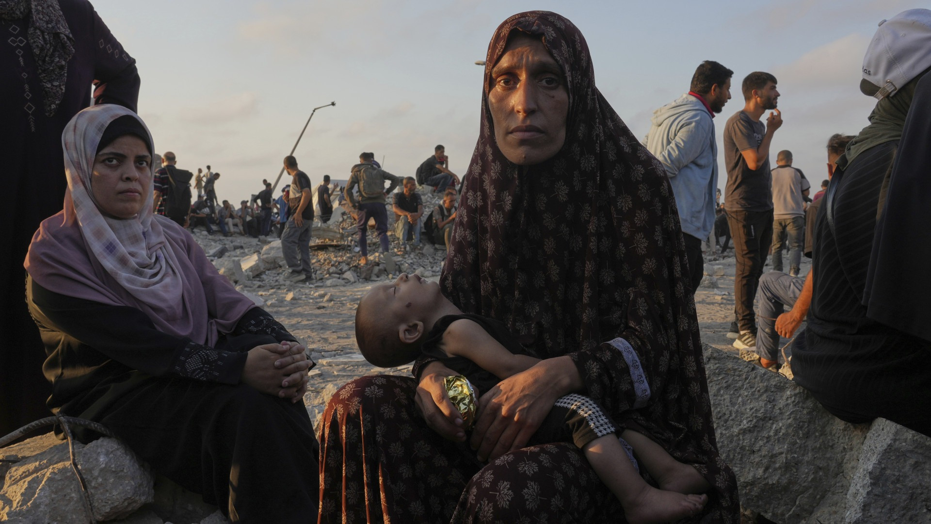 «A Gaza una carestia di massa», ma l'IDF distrugge il cibo scaduto