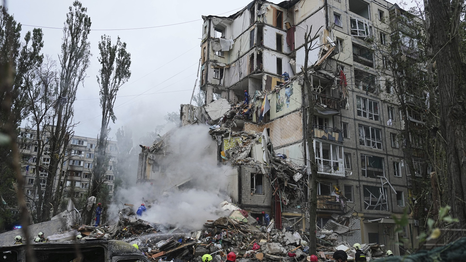 Attacco notturno russo con droni su Kiev