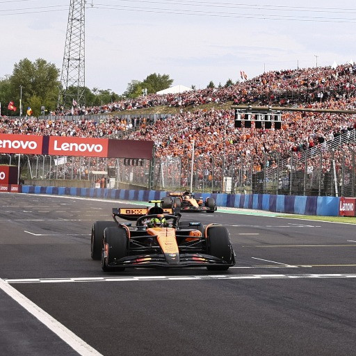 Doppietta McLaren, flop Ferrari: e Leclerc si arrabbia
