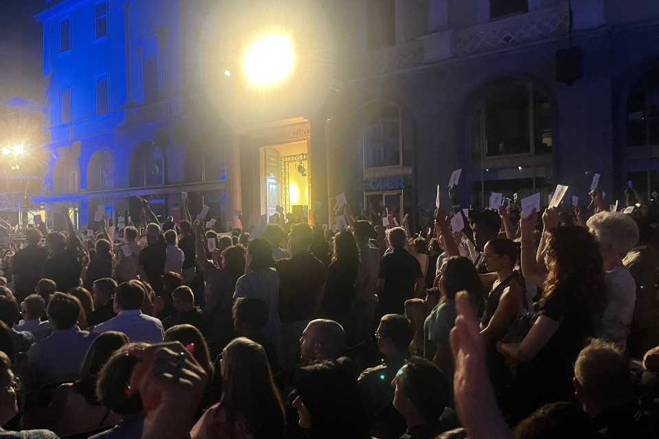 Piazza Grande in piedi per Gaza
