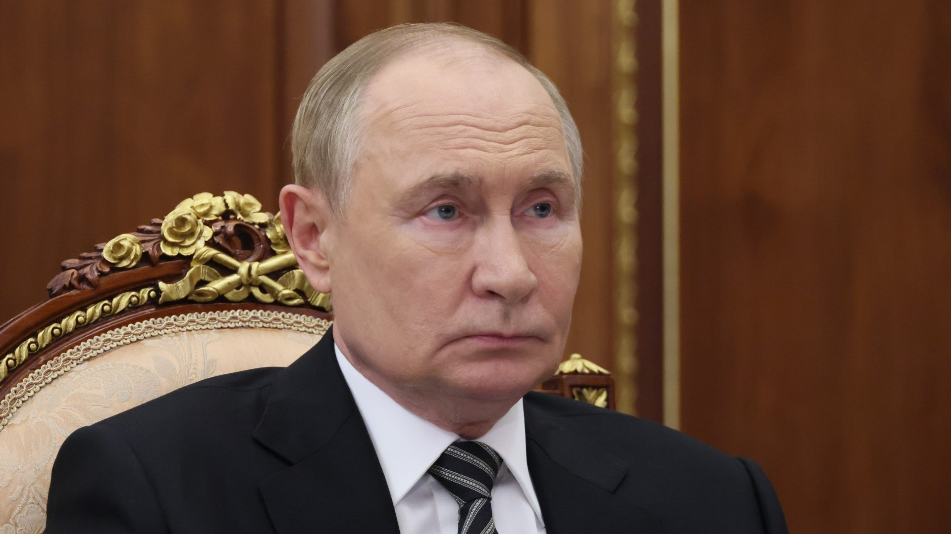Putin: «Voglio vedere Zelensky da solo», Trump: «Decidano loro»