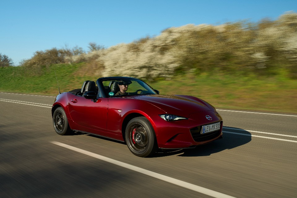 Mazda MX-5: un roadster dal fascino intramontabile