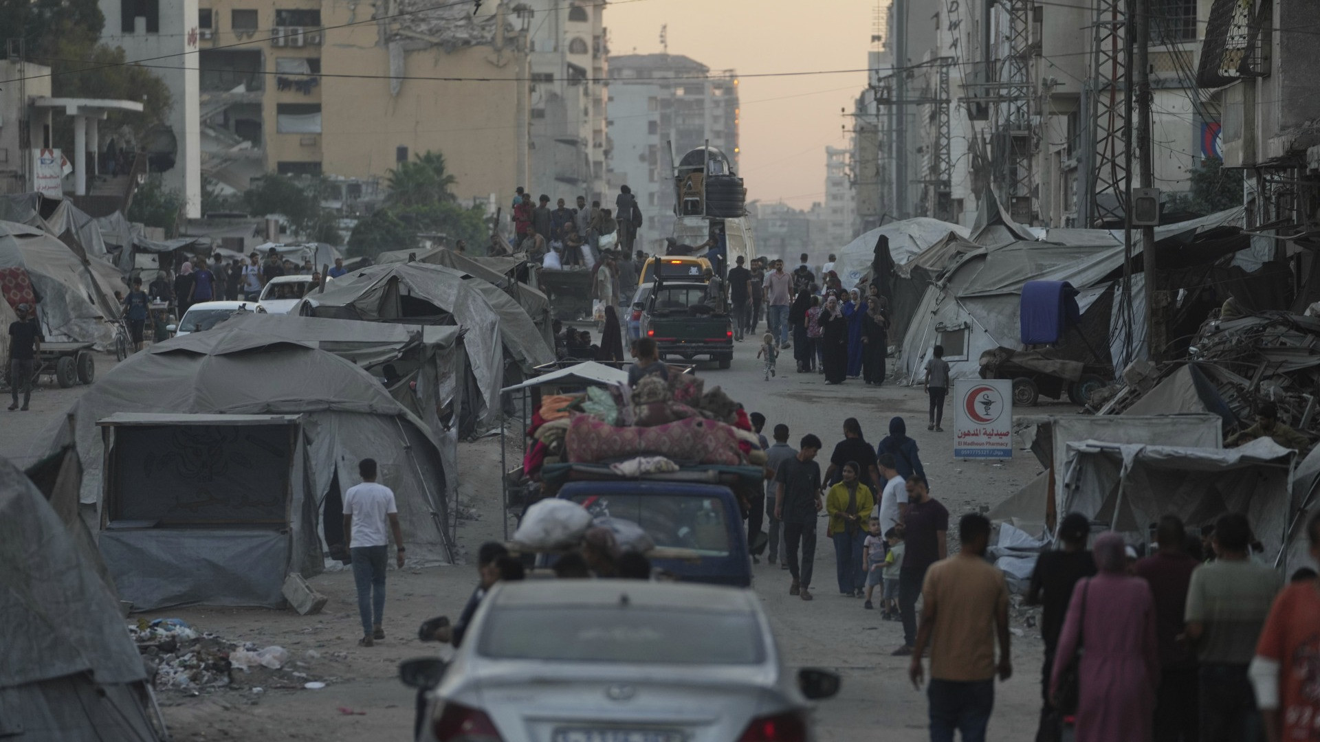 Al via l'evacuazione di Gaza City, ma le operazioni procedono a rilento