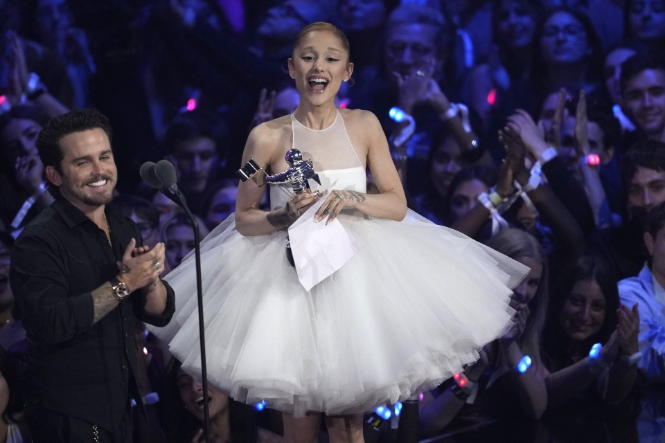 Lady Gaga, Sabrina e Ariana dominano gli MTV Video Music Awards