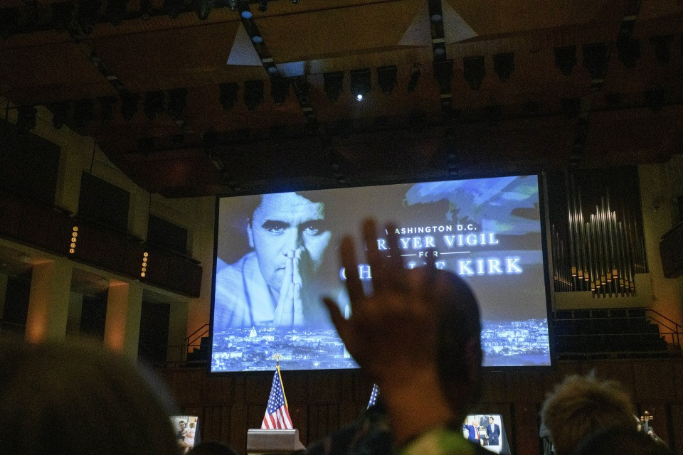 Editorialista del Washington Post «licenziata dopo aver postato su Kirk»