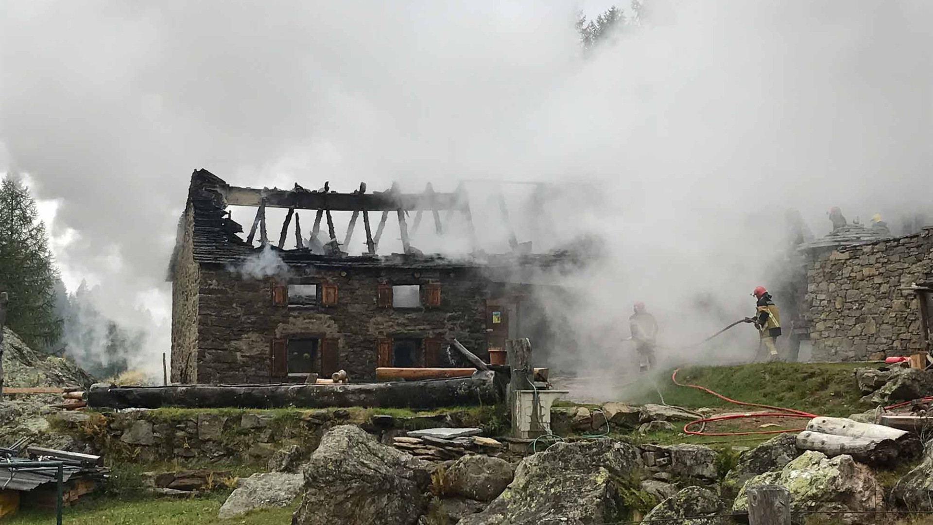 Così il rifugio alpino Soveltra risorge dalle proprie ceneri