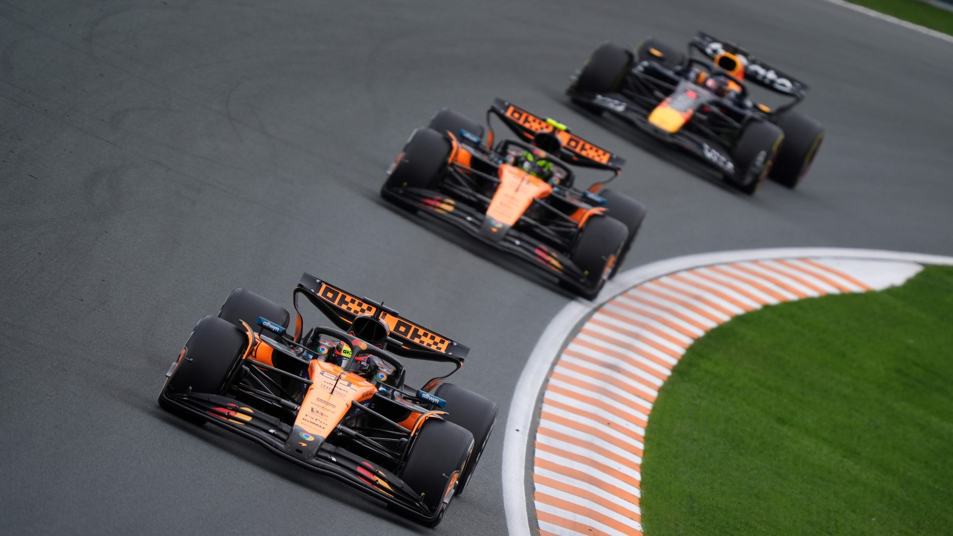 Max sfida la McLaren in una notte bollente