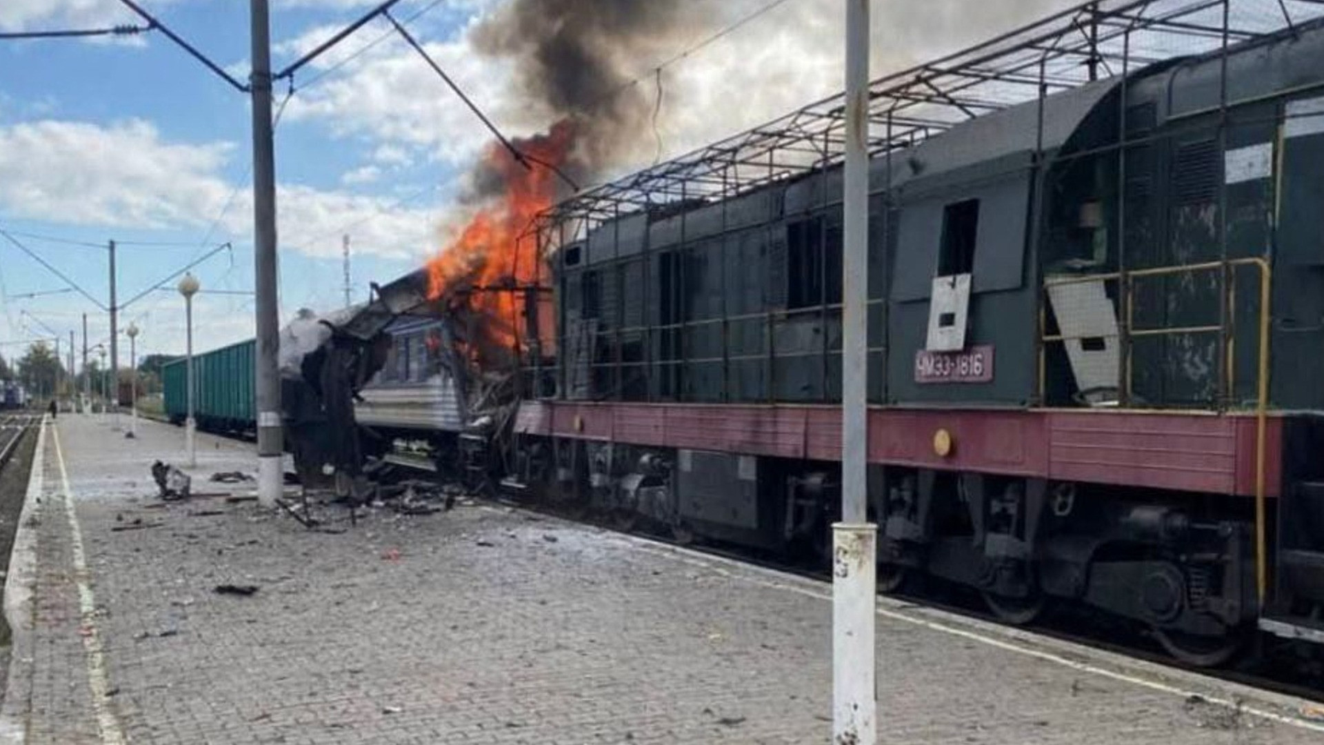 Crudele attacco russo con un drone alla stazione ferroviaria di Shostka