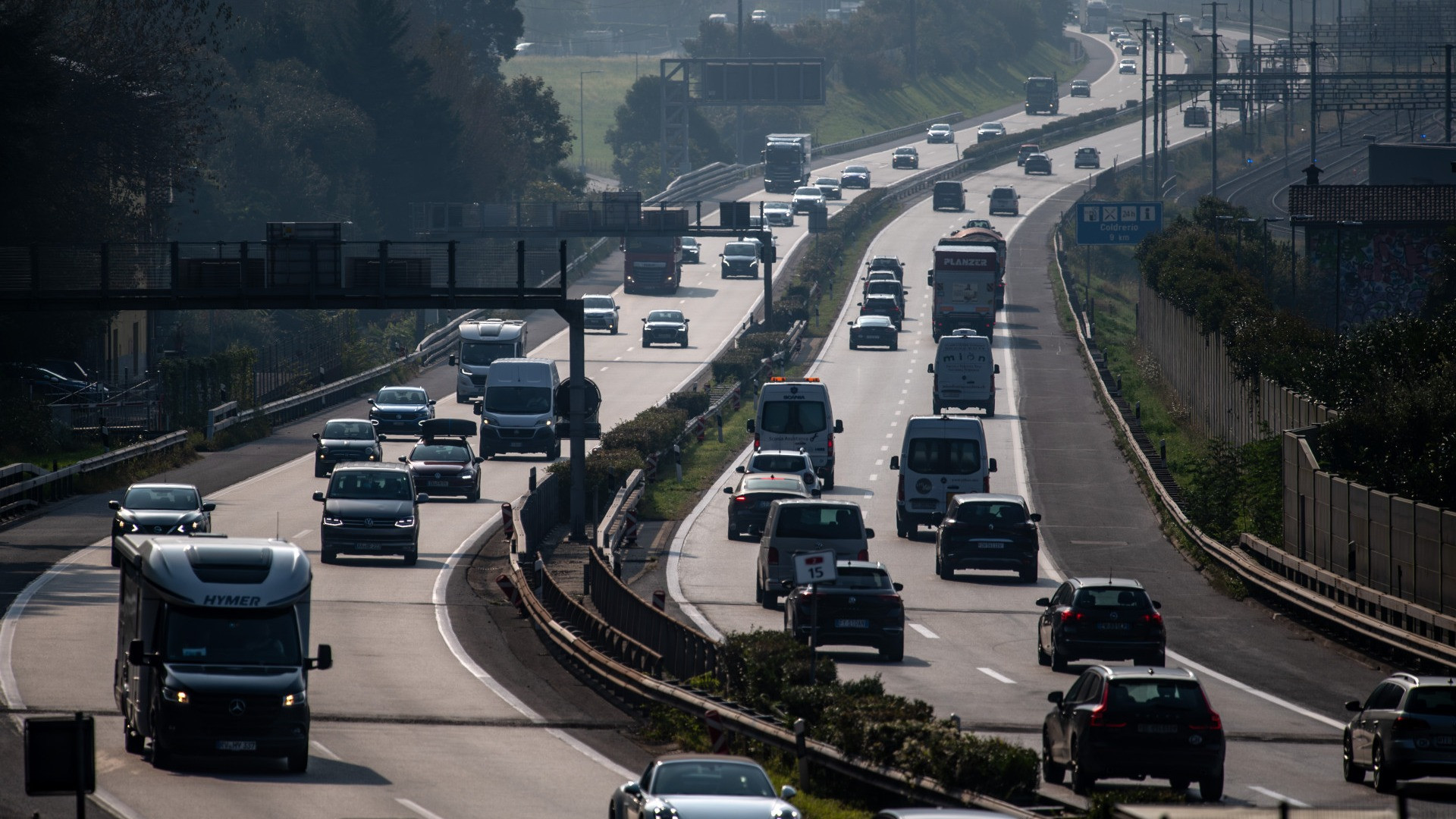 Multe a chi tallona in auto, saltate 44 patenti di guida
