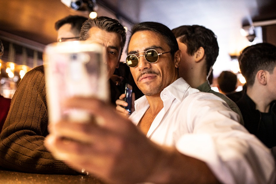 La Milano di Salt Bae che piace (anche) ai ticinesi