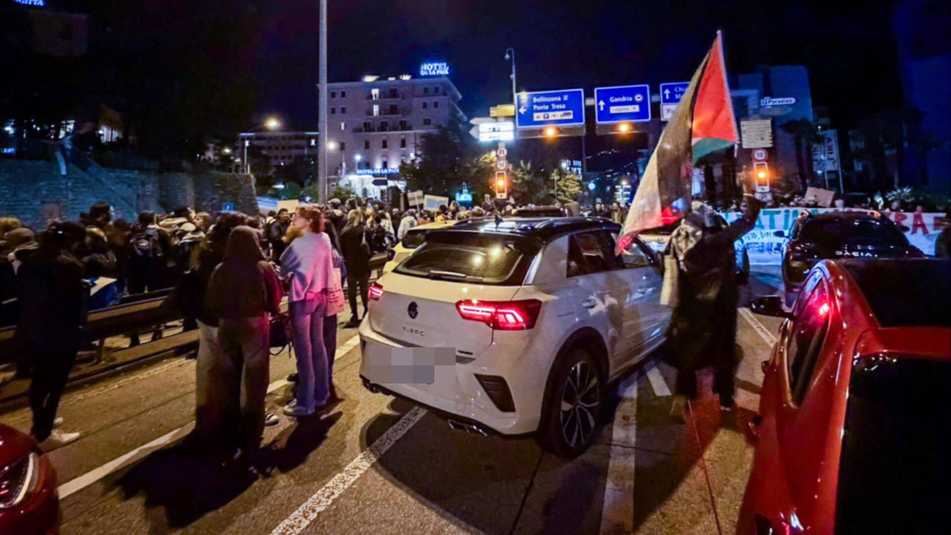 In piazza per la Flotilla: un migliaio di manifestanti e disagi al traffico a Lugano