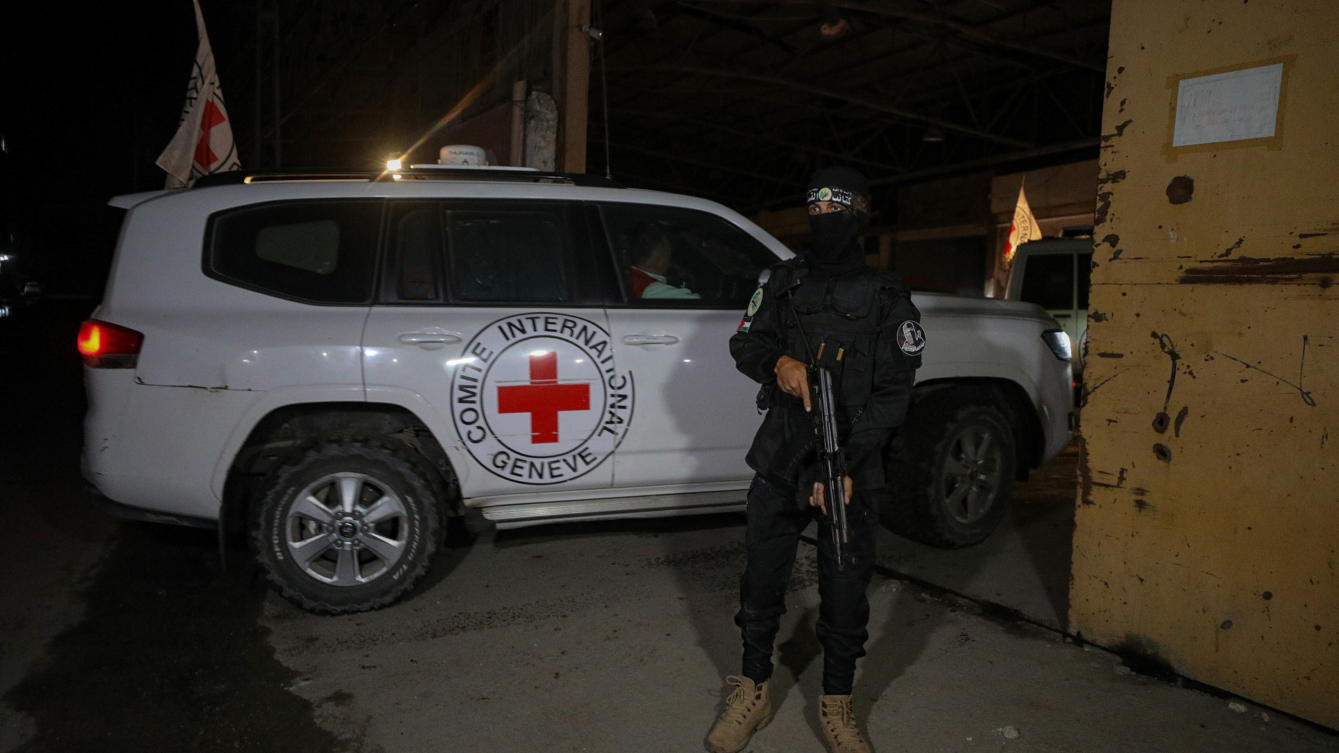 Hamas restituisce altri corpi degli ostaggi, si va verso la riapertura del valico di Rafah