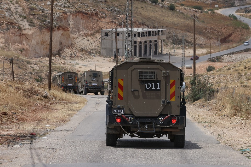 Incursione israeliana a Tubas: demolita la strada principale e bloccati gli accessi alla città