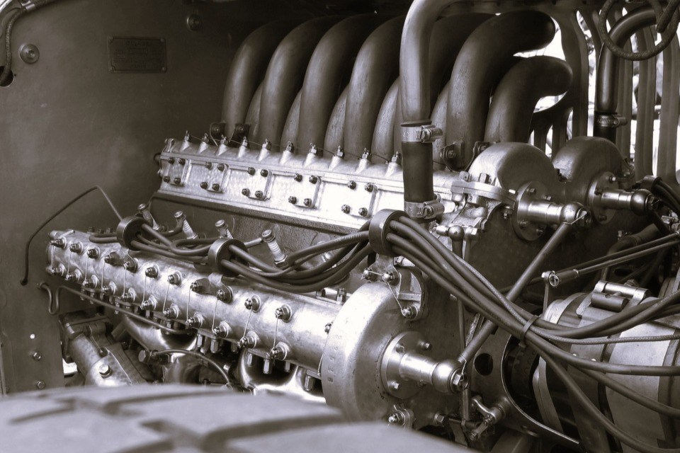 Le mitiche automobili Delage esposte a Lugano in via Canova