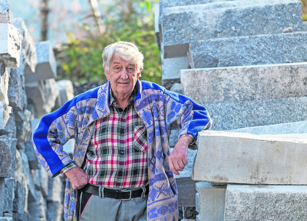 Gianni Gregori nella sua cava di granito a Iragna. © CdT/Zocchetti