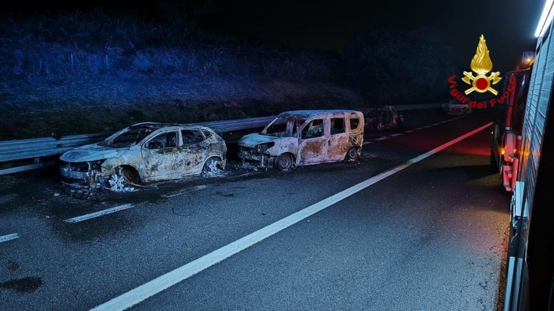Esplosivo e chiodi sull'A14, portavalori rapinati nelle Marche