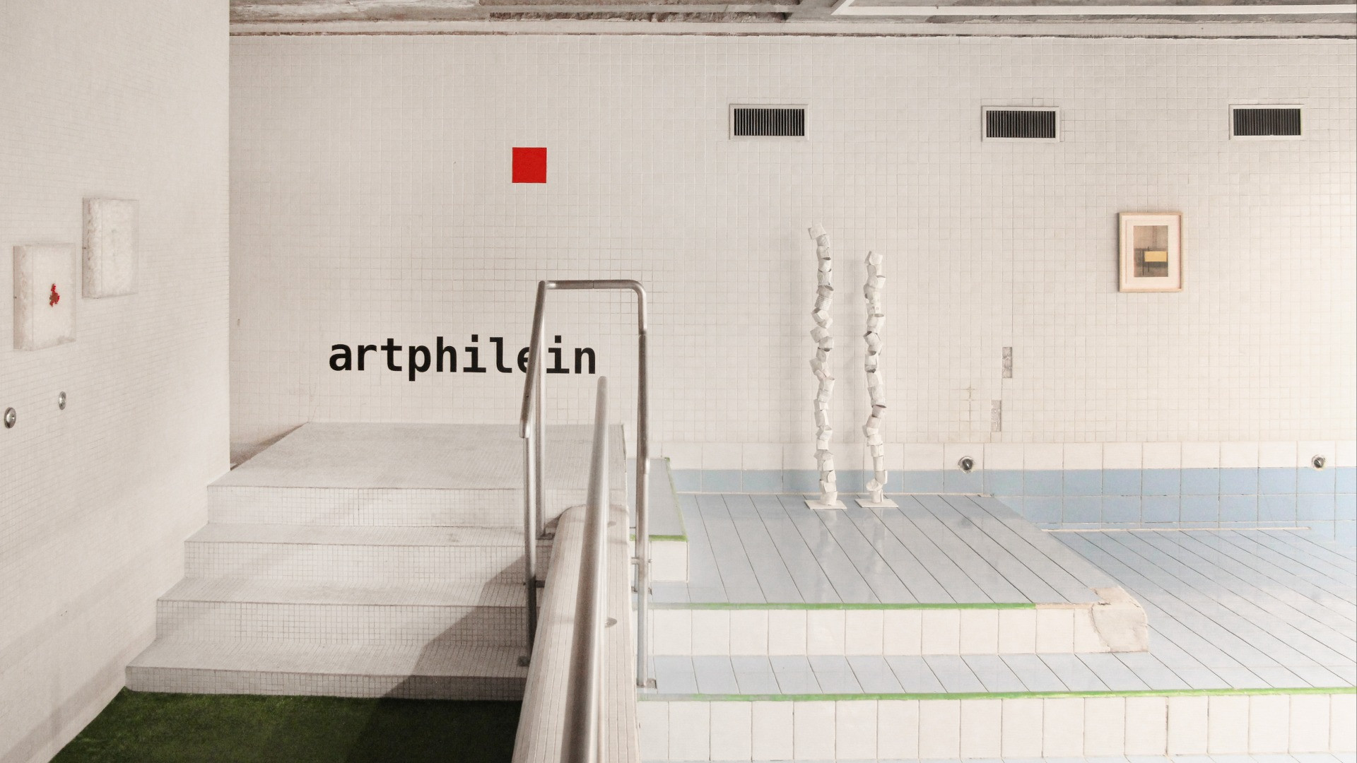 Una piscina, due mostre: a Paradiso l’arte scorre tra memoria e libertà