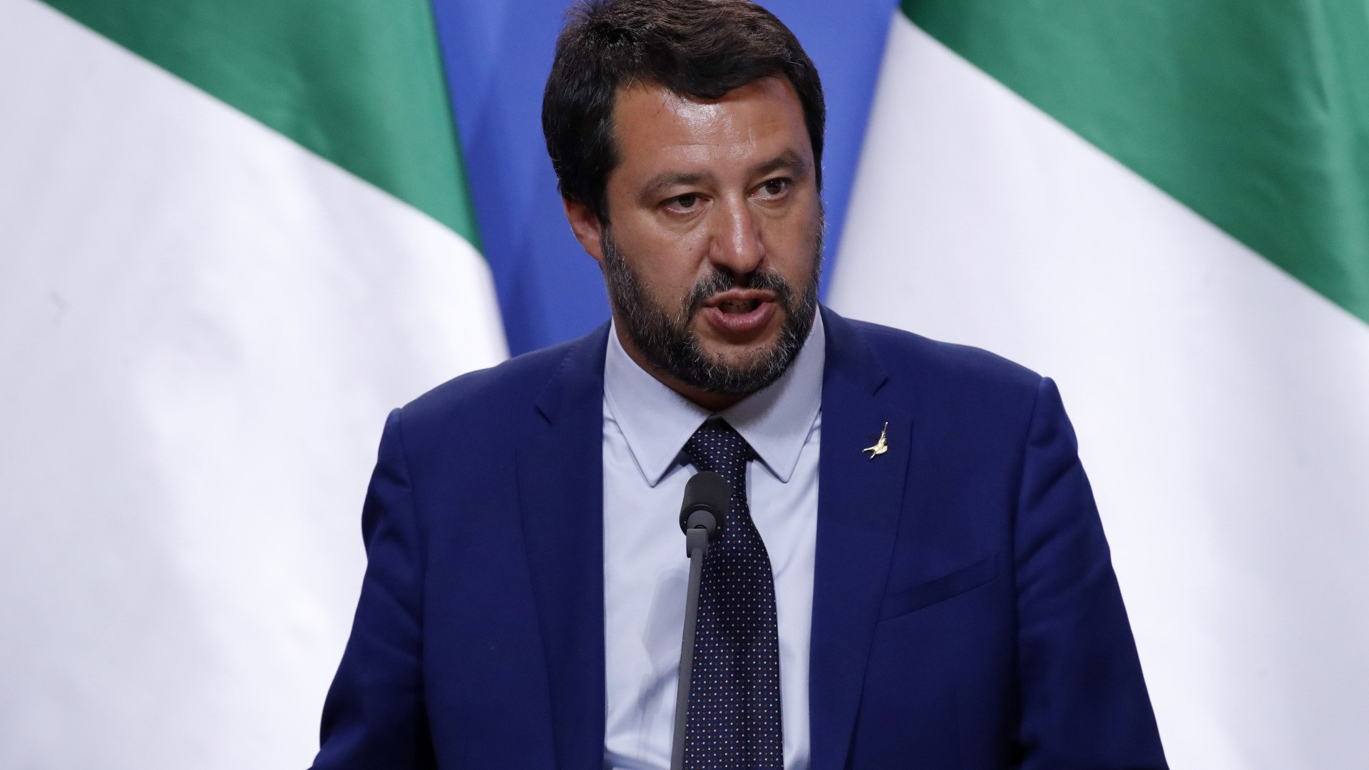 Bocciato il ponte sullo Stretto di Messina, Salvini: «Andremo avanti»