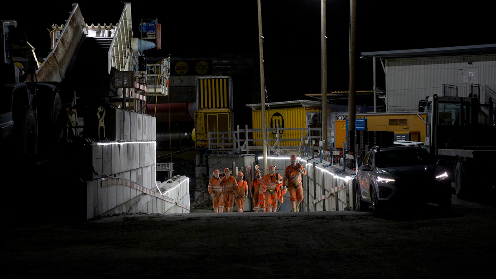 Lavoratori in sciopero nel cantiere per il secondo tubo del San Gottardo