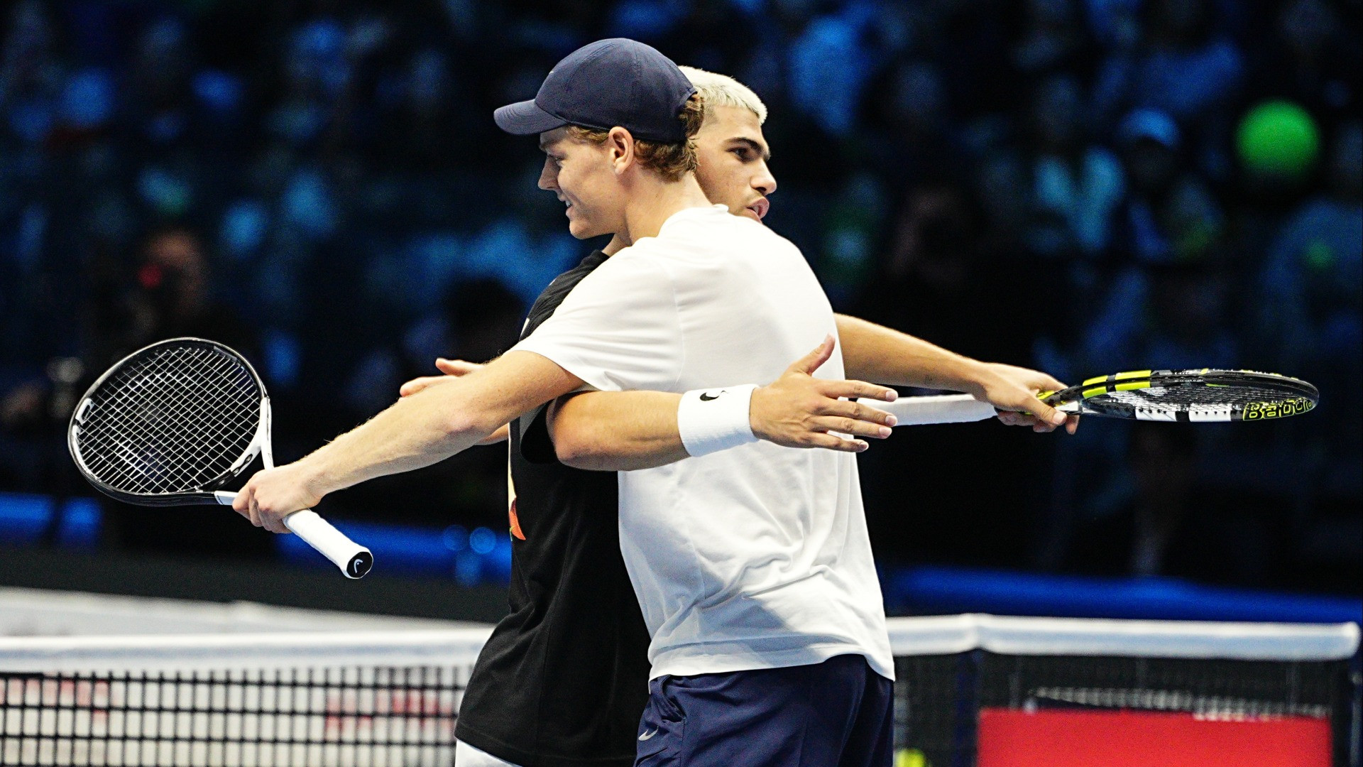 Sinner e Alcaraz si studiano in un antipasto delle Finals