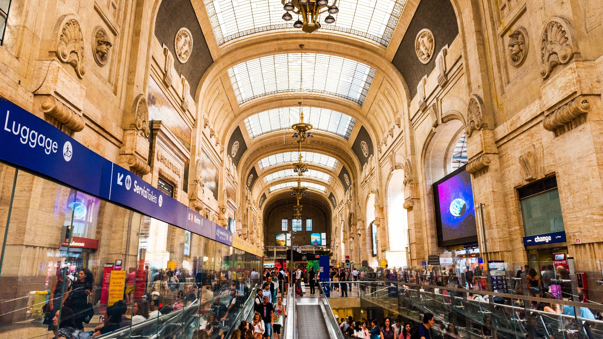 Aggredisce un gruppo di ebrei ortodossi a Milano, arrestato un 25.enne