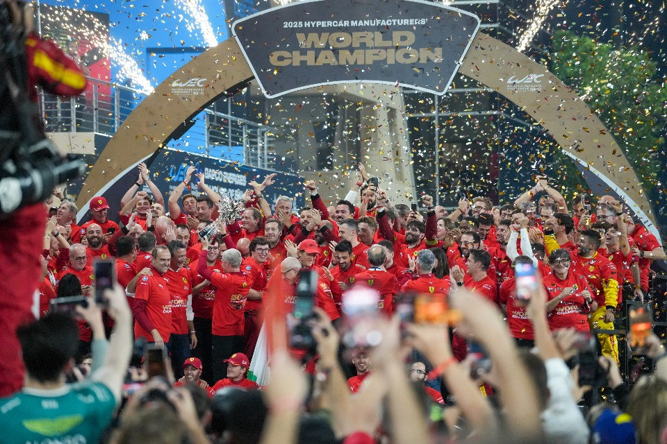 Il doppio volto Ferrari al centro della bufera