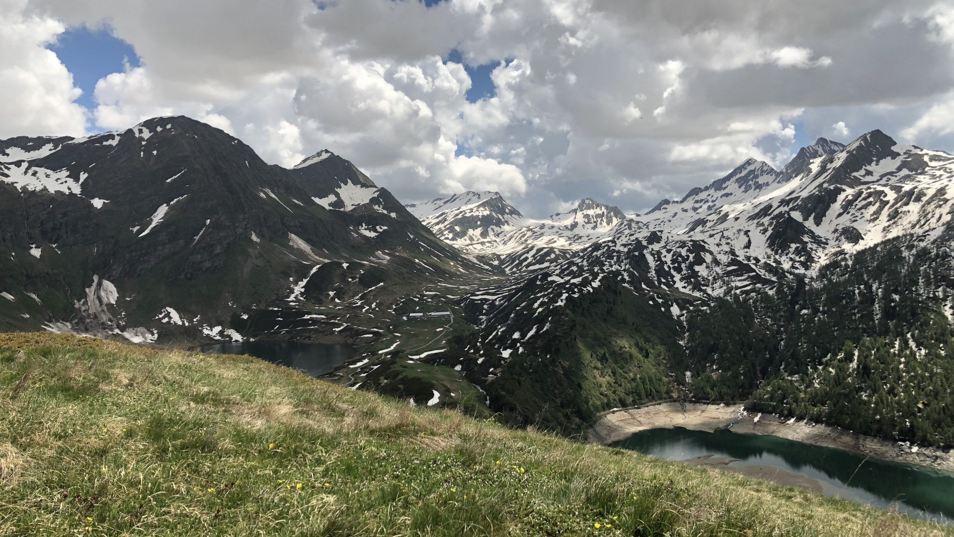 Il glamping a Carì, la scienza a Olivone e mezzo mondo al lago Cadagno