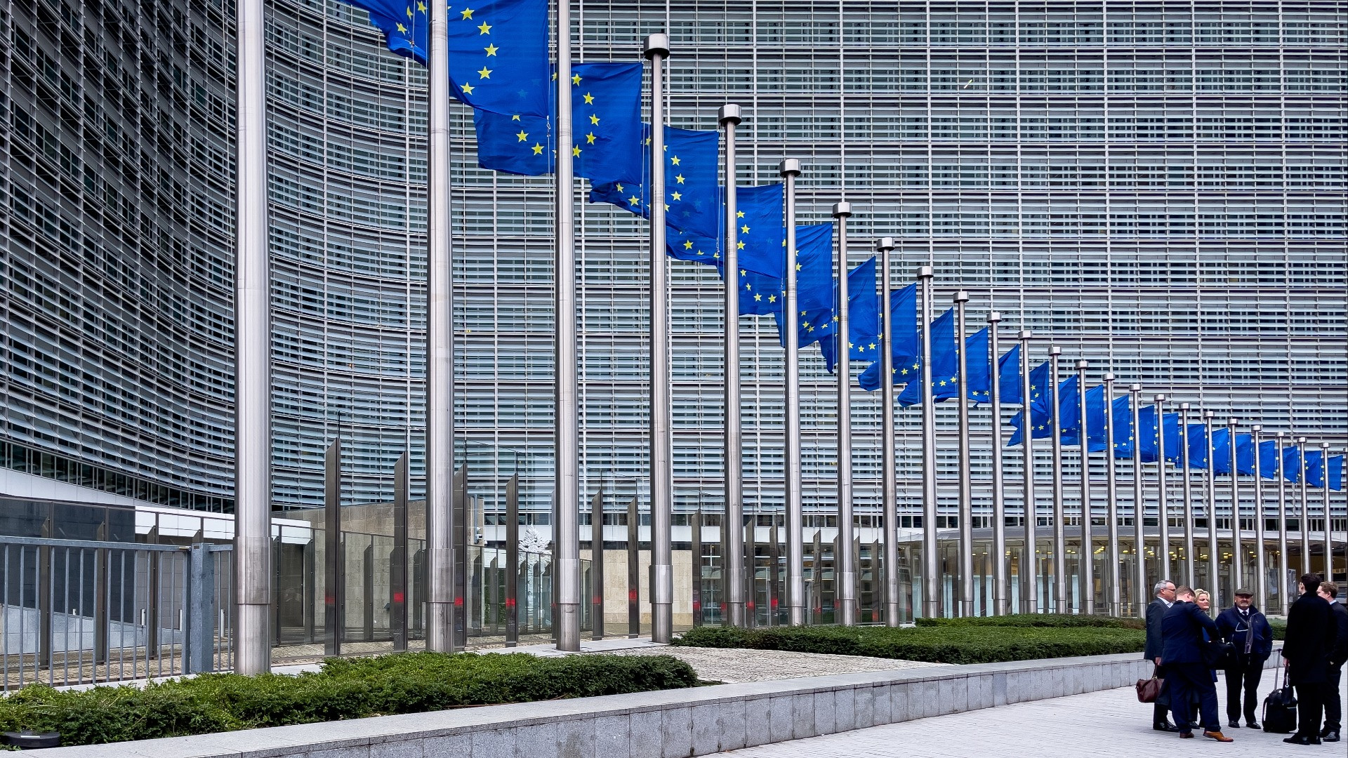 L'Europa dei buoni propositi e dei portafogli vuoti