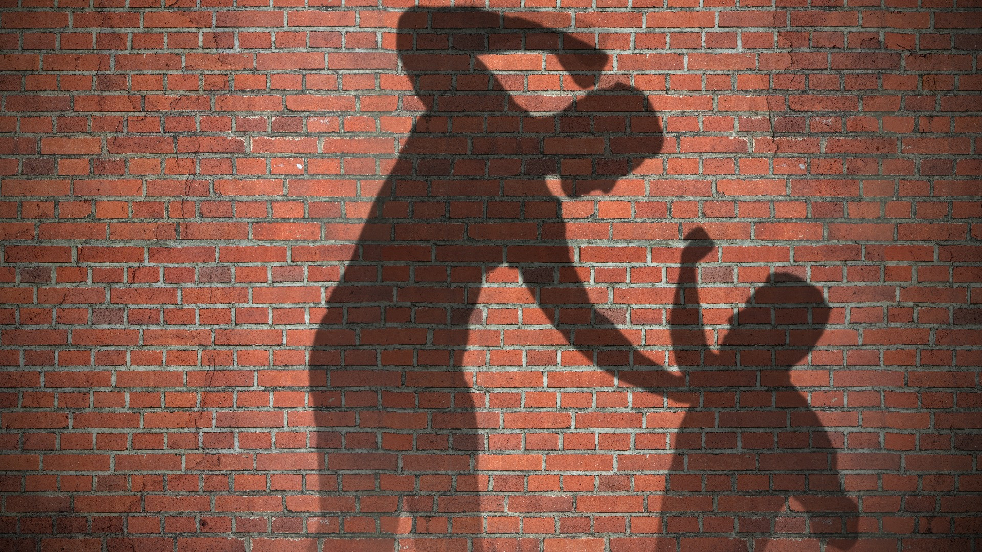 Pugni e calci alla testa: prima ammette, poi nega