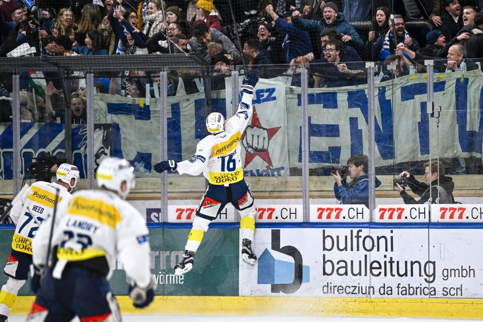 Un Ambrì pazzo e vincente fa festa in casa della capolista