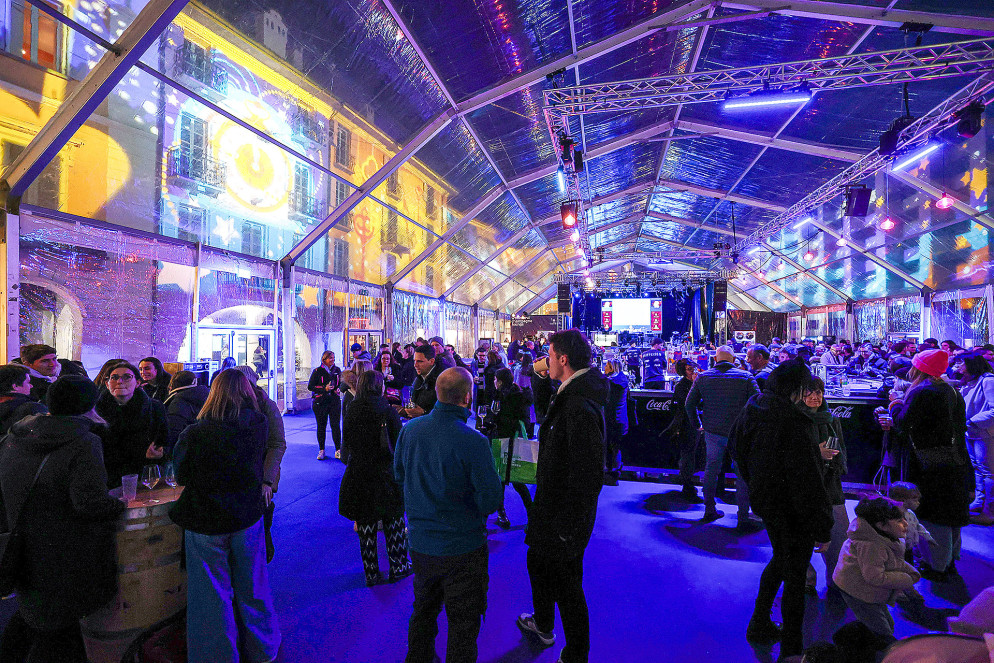 Il Raiffeisen Pavilion trasparente, dove si svolgono tutti i concerti della manifestazione