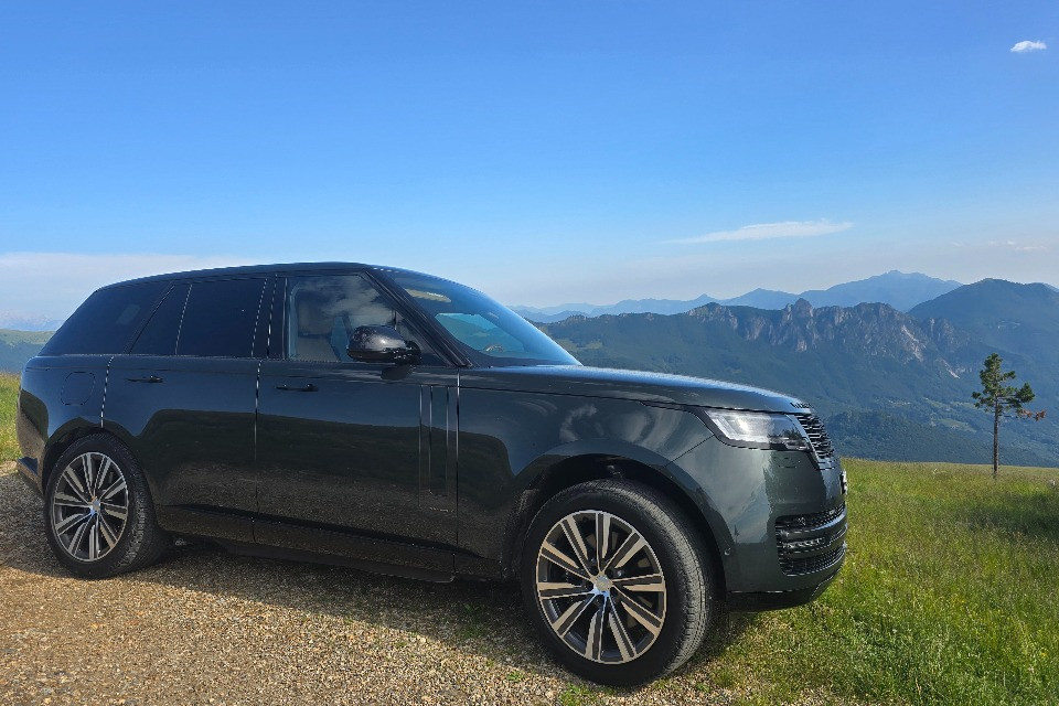 Rang Rover, lusso e potenza senza compromessi