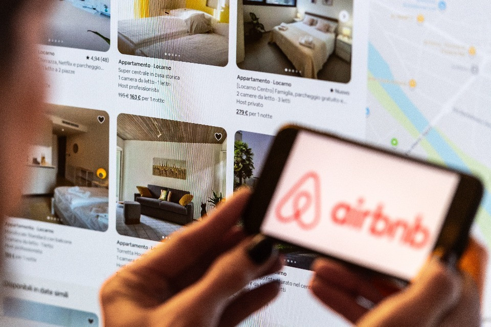 Alloggi Airbnb offerti online, a Locarno il fenomeno rallenta