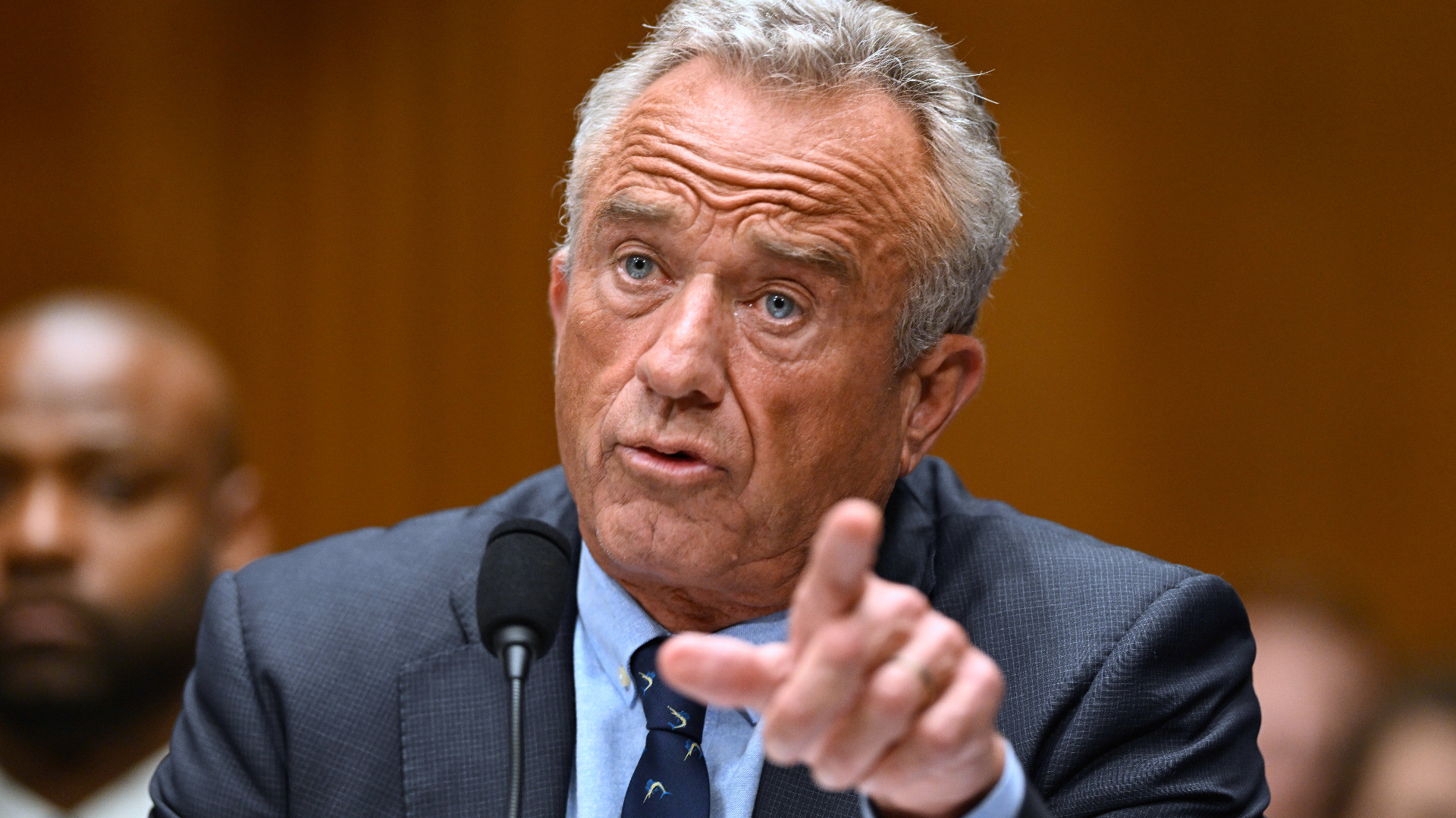 Bufera su Rfk Jr tra confessioni sui vaccini e gossip incrociati