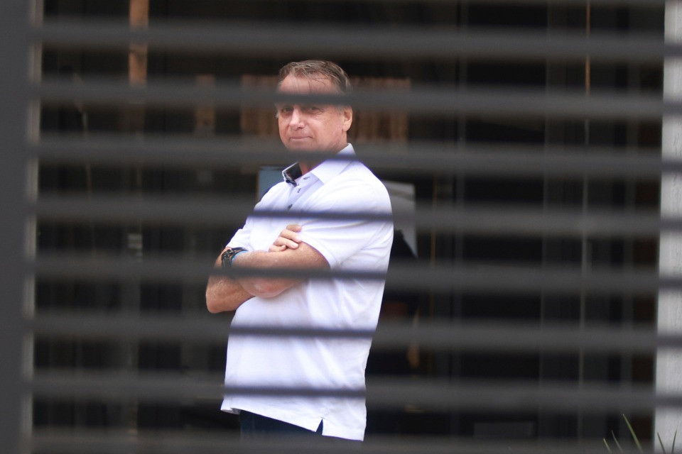 Crisi per Bolsonaro in cella, paranoia e allucinazioni