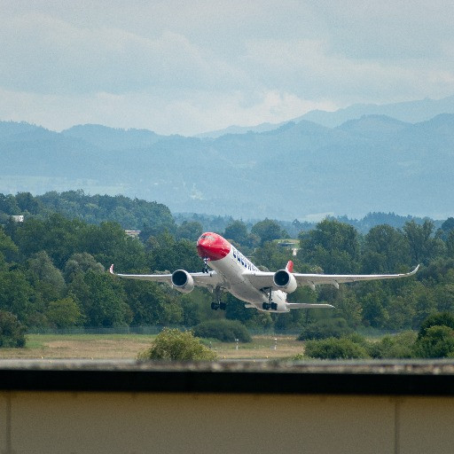 L'Airbus A350 di Edelweiss è bloccato a Bogotà