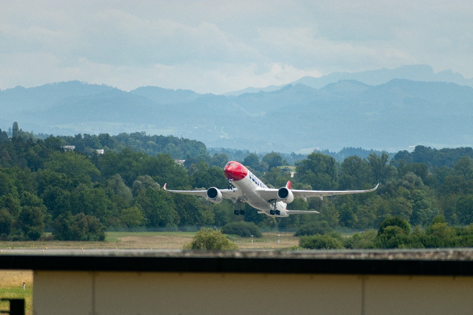 L'Airbus A350 di Edelweiss è bloccato a Bogotà